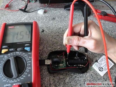 創(chuàng)意無(wú)極限 為無(wú)線鼠標(biāo)換上內(nèi)置充電電池，實(shí)現(xiàn)通電狀態(tài)下的便捷維護(hù)與電壓測(cè)量